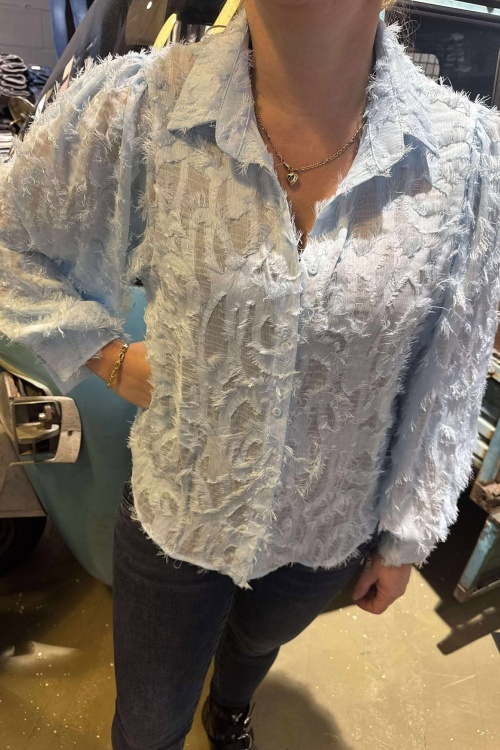 CY5423C - BLOUSE - LICHTBLAUW